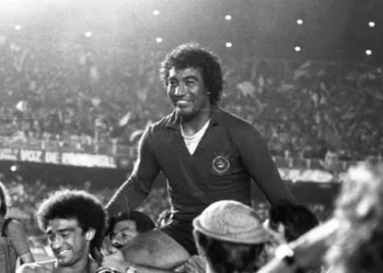 Morre Tobias, ex-goleiro do Corinthians