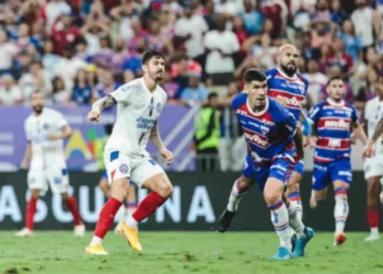 Brasileiro: Fortaleza goleia o Bahia no Castelão