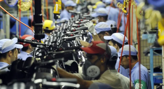 Setor industrial tem queda em julho; Bahia teve a segunda maior redução