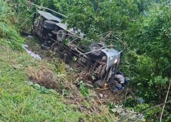 Quatro pessoas morrem em acidente com micro-ônibus a Bahia