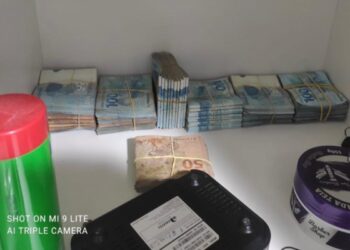 Operação da PF e Receita afasta servidores do cargo na Bahia e outros 2 estados