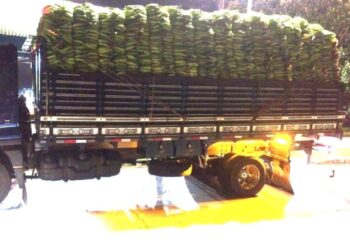 PRF flagra de carga irregular e apreende “rebites” na Bahia