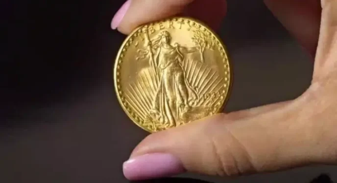 Fazendeiro encontra moeda que pode valer R$ 18 milhões