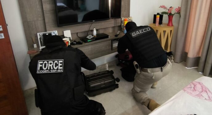 Tenente da PM suspeito de envolvimento com homicídio é alvo operação na Bahia