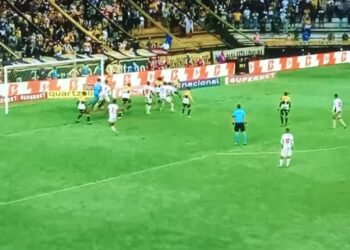 Brasileiro: Vitória volta vencer e respira na tabela