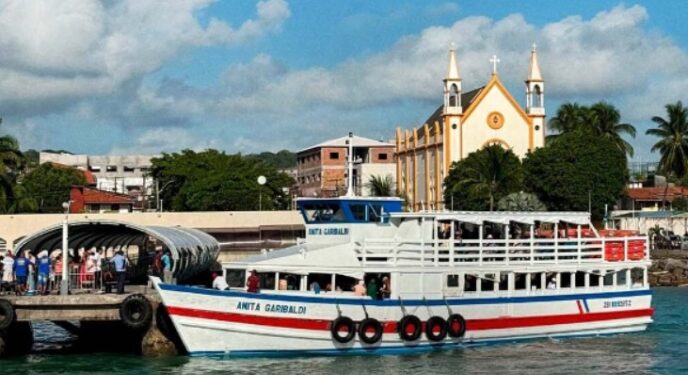 Travessia Mar-Grande Salvador e Morro de São Paulo tem movimento moderado