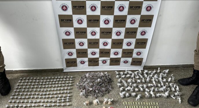 PM apreende quase 4 kg de maconha e cocaína na Bahia