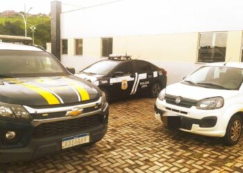 PRF recupera carro roubado e em outra ação encontra maconha em cilindro de GNV