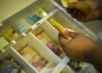 AGU diz que há dificuldades para impedir uso do Bolsa Família nos jogos