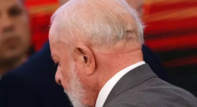 Lula passa por cirurgia em São Paulo após hemorragia intracraniana