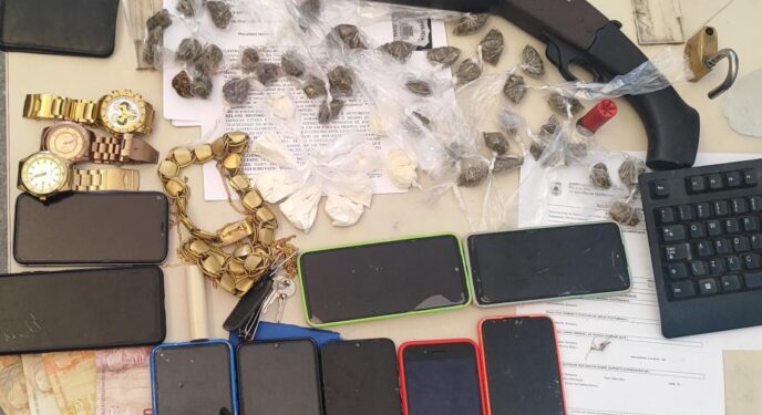 Candeias: PM prende suspeitos durante ‘Festa do Pó’