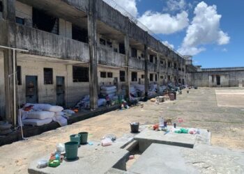 Dois detentos morrem depois de grupo passar mal em presídio na Bahia