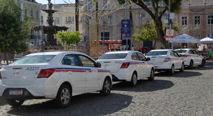 Salvador: Táxis passam a rodar com Bandeira 2