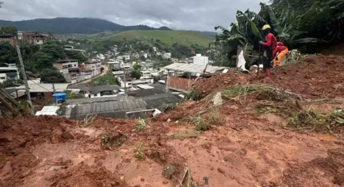 Chuva deixa ao menos 6 mortos em Minas Gerais