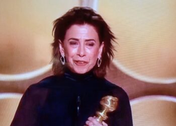 Fernanda Torres leva Globo de Ouro por atuação em Ainda Estou Aqui