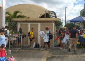 Travessia tem intenso movimento nesta sexta-feira