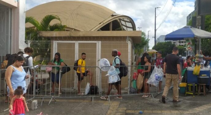 Travessia tem intenso movimento nesta sexta-feira