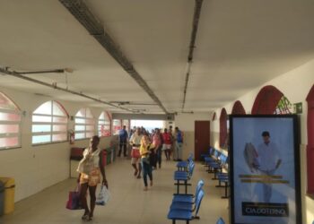 Travessia Salvador-Mar Grande tem intenso fluxo de embarque