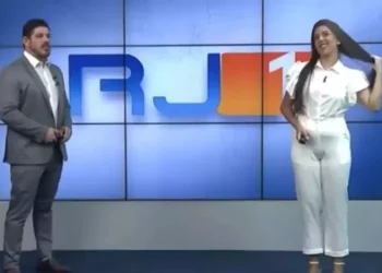 Apresentador de telejornal chama turistas de ‘farofeiros’