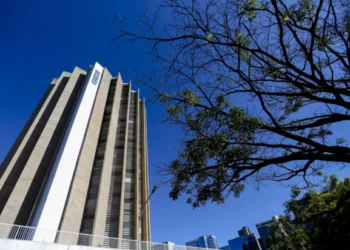 Caixa aumenta juros para compra de imóveis