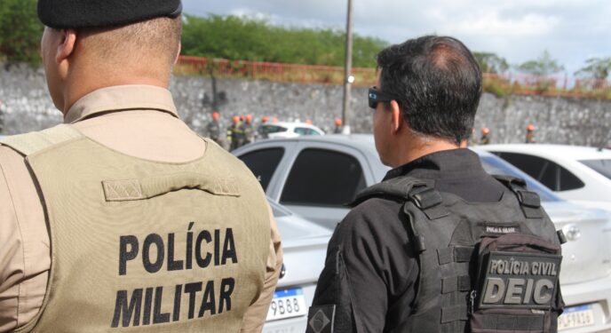 Falso policial é preso com 5 veículos roubados na Bahia