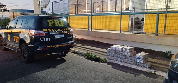 PRF apreende 166 kg de cocaína em compartimento falso de caminhão na Bahia