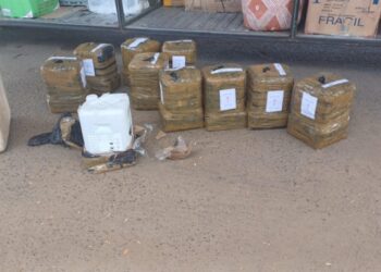 PRF apreende 250 quilos de substância química de alta periculosidade na Bahia