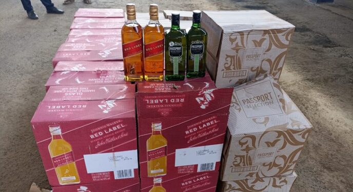 PRF apreende centenas de litros de whisky sem documentação na Bahia