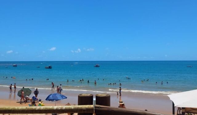 Salvador tem 17 praias impróprias para banho neste domingo