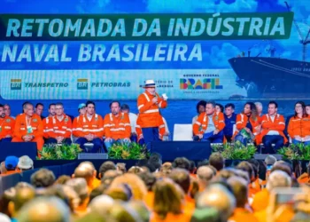 Se o combustível está caro, a culpa não é minha, diz Lula