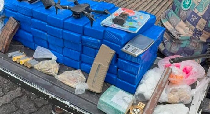 PM apreende mais de 40 tabletes de drogas na Bahia