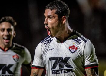 Baianinho: Vitória goleia Atlético e garante vaga na final