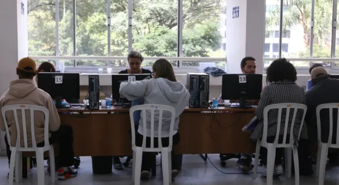 De novo consumidor poderá negociar dívidas em mutirão com 160 instituições