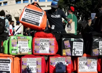 Entregadores de aplicativos fazem paralisação