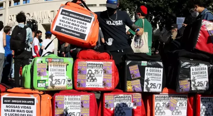 Entregadores de aplicativos fazem paralisação
