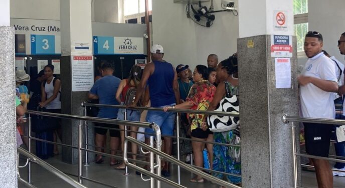 Travessia tem embarque tranquilo para a Ilha nesta segunda de Carnaval