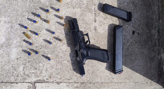 Condenado há 10 anos ganha “saidinha” e faz reféns na Bahia