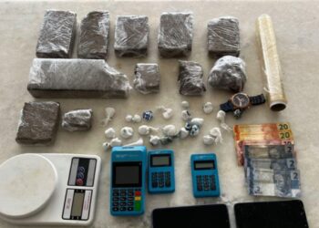 Mais de 3kg de drogas são apreendidos pela PM na Bahia