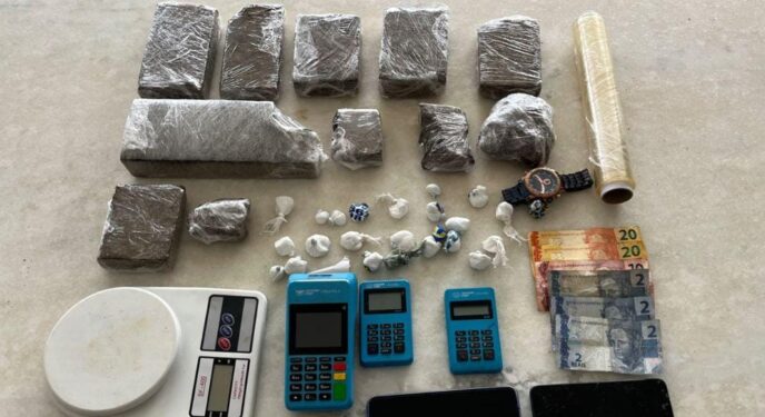 Mais de 3kg de drogas são apreendidos pela PM na Bahia