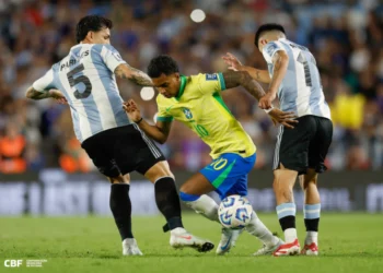 Eliminatórias: Brasil é goleado pela Argentina