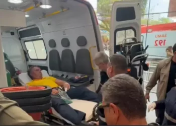 Cirurgia de Bolsonaro durou mais de 11 horas