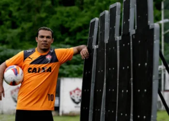 Morre o ex-meia Leandro Domingues