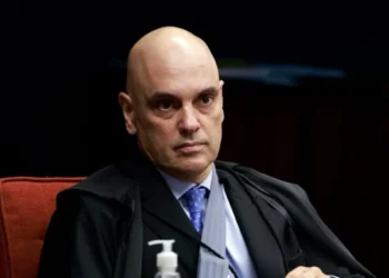 Depois de vergonha internacional, Moraes manda traficante de volta para cadeia