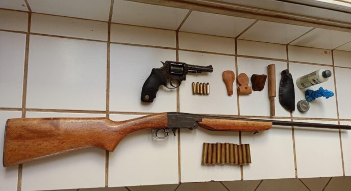 Polícia Ambiental prende quarteto e apreende armas, munições e rede de