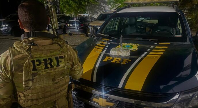 PRF prende mulher e apreende cocaína em ônibus na Bahia