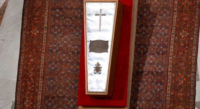 Visita ao túmulo do Papa Francisco é aberta ao público neste domingo