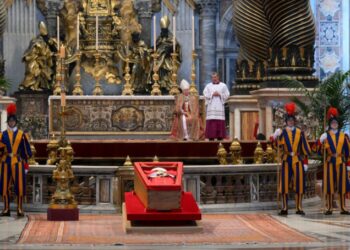 Rito de fechamento do caixão do Papa Francisco vai ser hoje