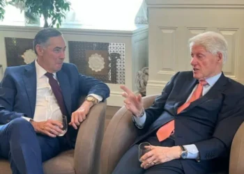 Luís Roberto Barroso se reúne com ex-presidente Bill Clinton; Por quê?