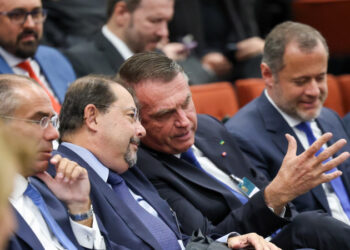 Moraes muda posição e defesa de Bolsonaro tem ‘acesso integral’ a provas em processo