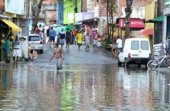 Chuva causa transtornos e estragos na Região Metropolitana e Recôncavo